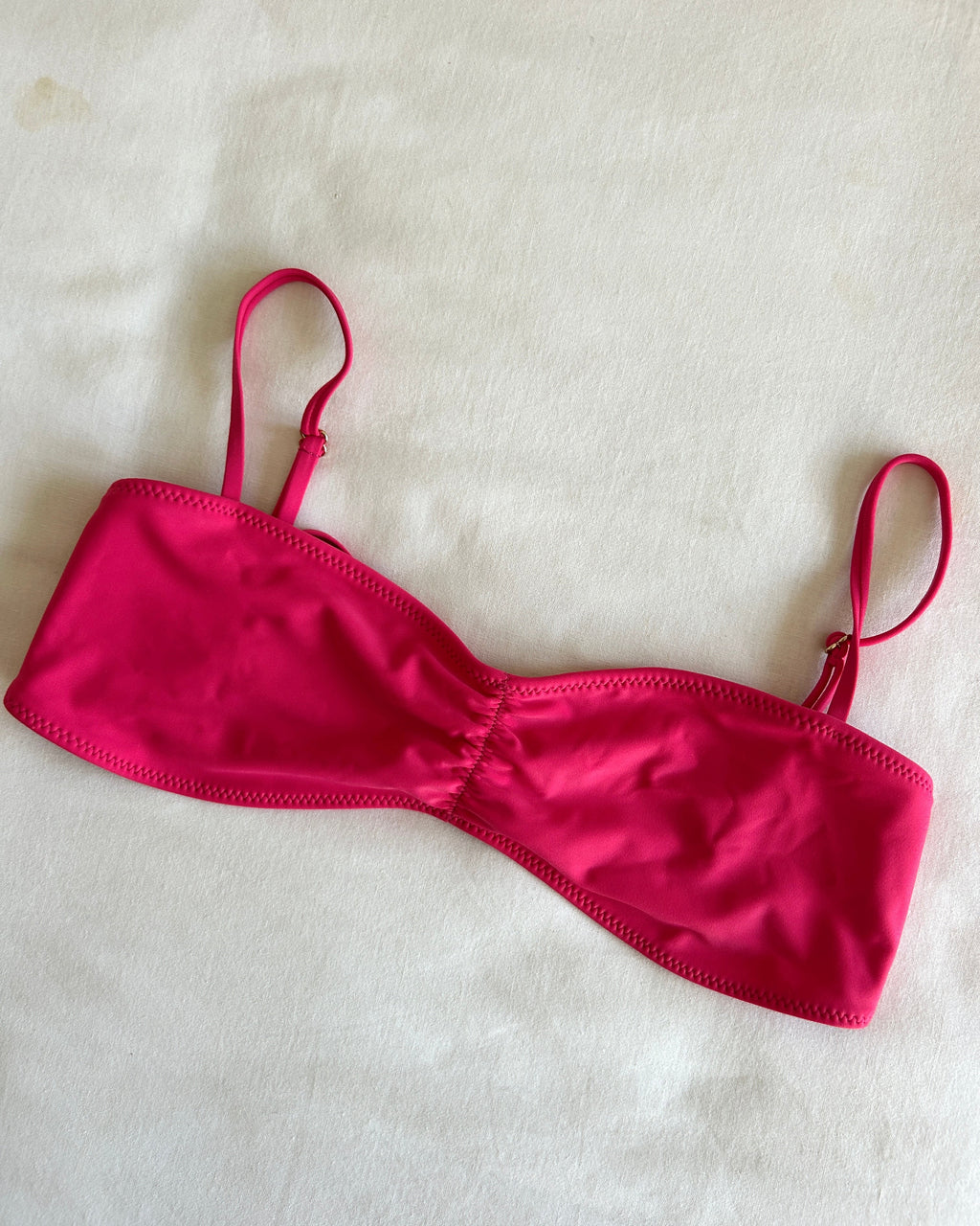 RASPBERRY ADJUSTABLE BANDEAU TOP | SIZE SMALL